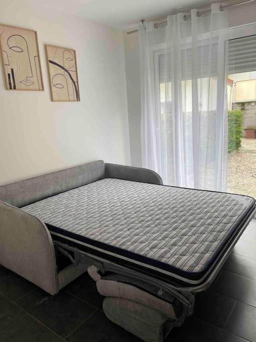 크레테일 Studio Tout Confort, Au Pied De Toute Commodite, 2 아파트 외부 사진