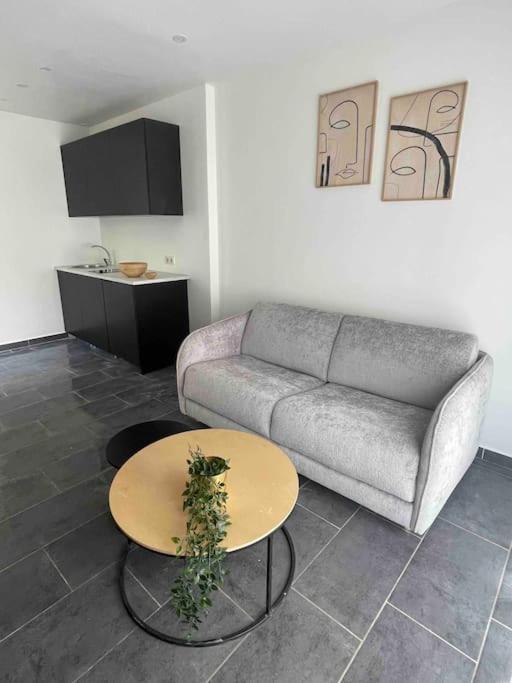 크레테일 Studio Tout Confort, Au Pied De Toute Commodite, 2 아파트 외부 사진